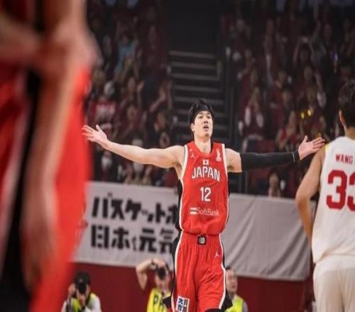 上一战中国男篮14中6下半场隐身！渡边雄太欲客场赢球底气何在