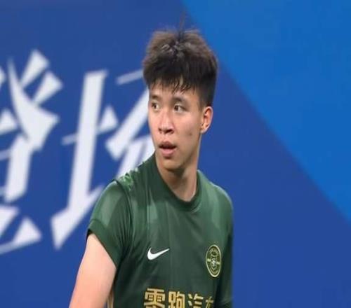 CCTV5+直播，申花重组后卫搭档阿苏埃冲3场破门王钰栋被浪费了