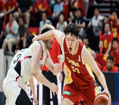 海归无用，外线失常，世预赛主场惨败日本队，中国男篮又把自己逼入绝境