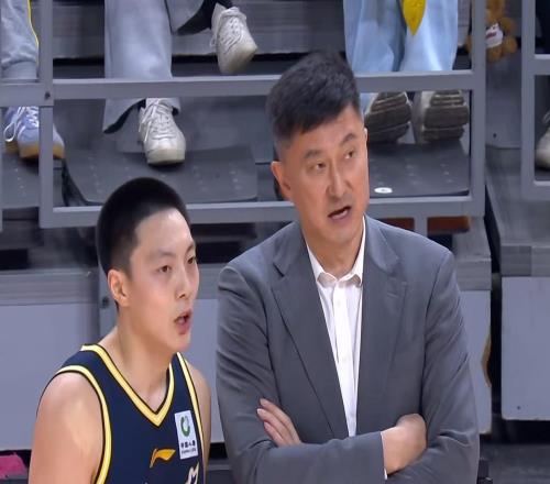 签下郭士强做新主教练广东队迎来换帅机会，杜锋有望执教国家队