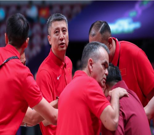 中国男篮两大悲剧：首次FIBA主场输日本+主场全败弃用两人引争议