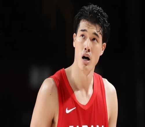 输日本19分！给男篮球员赛后评分：5人拉胯，仅2人优秀