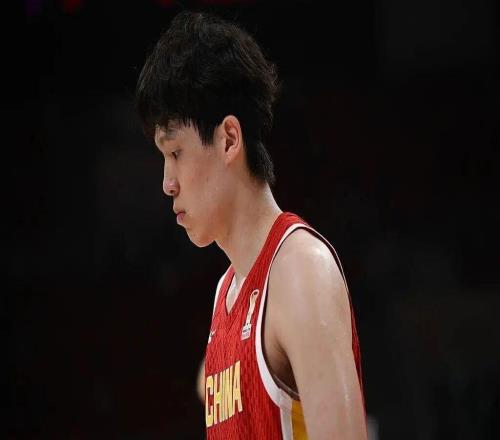 中国队19分惨败日本！杨瀚森9分！出线仅剩一种可能...