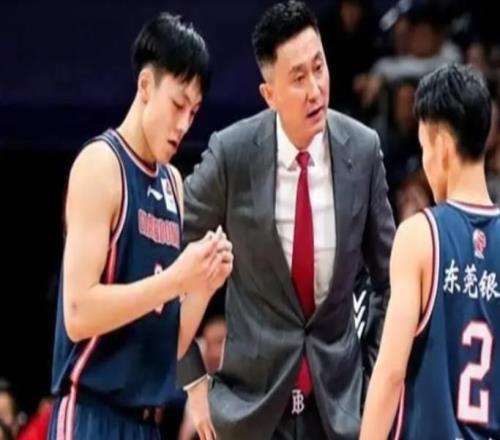 CBA休赛季大变天杜锋下课广东帅位空缺：下赛季谁能执教11冠王