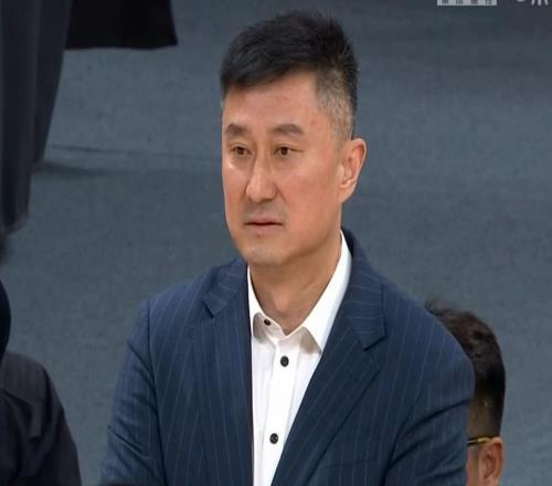 杜锋下课内幕曝光，杨毅曝有球员装病拒绝国家队，朱旭航离开新疆