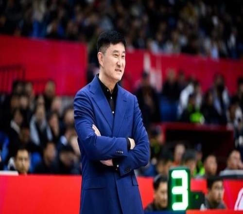 广东换帅悬念升级！杜锋休1年，5人教练组留坑，外教并非唯一选项
