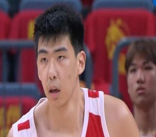 自古华山一条路！中国男篮12人出击，郭士强大胆变阵，该用他俩了