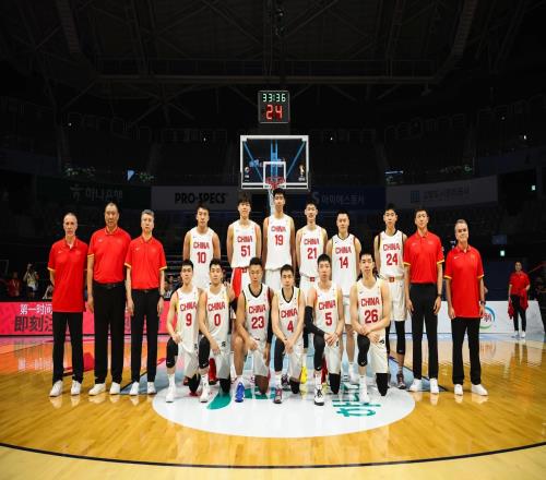 半场：赵继伟8+3+4，庞峥麟7分，中国男篮5428领先中国台北