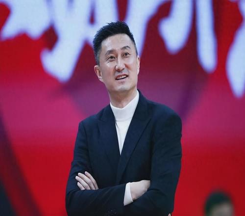 杜锋下课引连锁反应！广东队两人有望留队，五人或失业