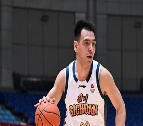 连续引援！曝山东男篮引进四川内线杨文学上赛季场均6.5分