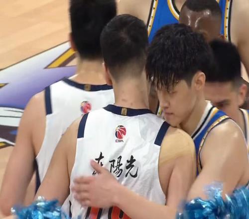 CBA最新消息！广东三冠助教惨遭北京队挖角，宏远教练组被掏空了