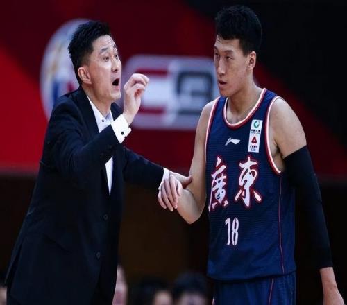广东男篮大将接近加盟山东，上海追逐胡金秋，杨瀚森离开国家队！