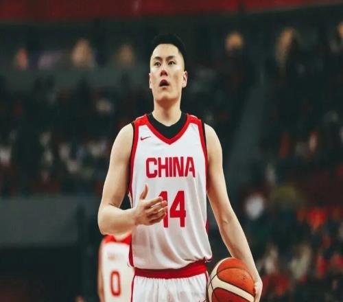 中国男篮动态更新！赵继伟找回自信，郭士强保住帅位，台北主帅盛赞一小将，下一窗口期时间和对手敲定出炉