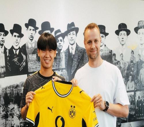 官方：日本U19国脚山本天翔租借加盟多特蒙德U23梯队