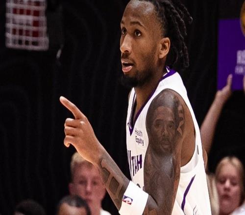 NBA夏联：爵士力克灰熊榜眼彼得森25+12探花布泽尔18+7+4