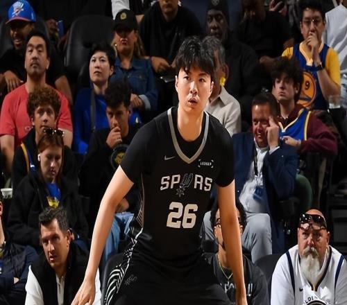 李贤重NBA梦碎夏联三战24中7铁出天际世预赛第2阶段回归韩篮