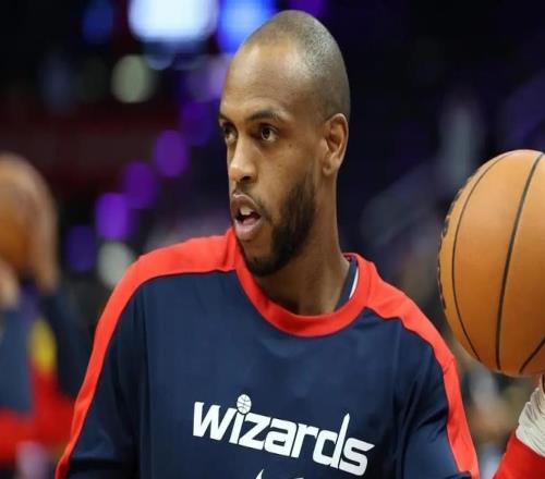 NBA历史第二大交易，六队涉及其中！米德尔顿空降奇才
