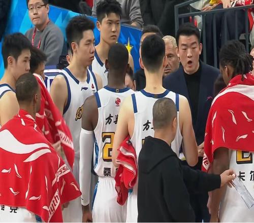 广厦超市开张！胡金秋引多队争抢，北京得到布朗，孙铭徽无人问津