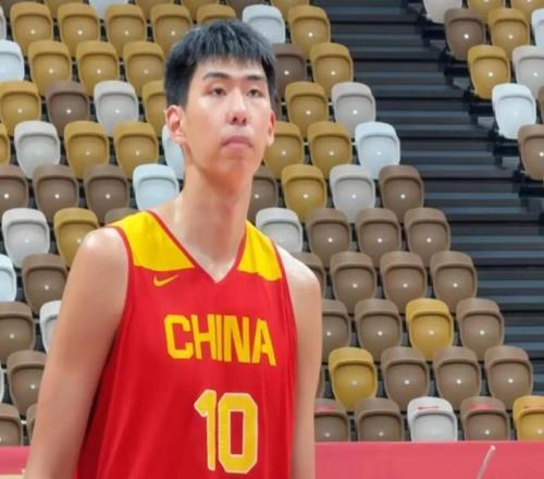 徐昕前往美国，廖三宁捐款10万元，赵柏清拒绝150万顶薪出国打球