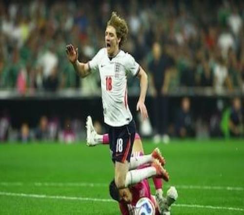 阿斯：戈登凭替补双助压过拉什福德，重新夺回英格兰首发