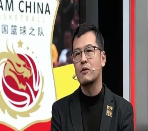 杨毅谈男篮12人：锋线冲击力能不能提升别忘了过去在亚洲靠是什么