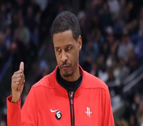 时隔两年重返NBA！火箭前主教练加盟猛龙，重建期战绩59胜177负