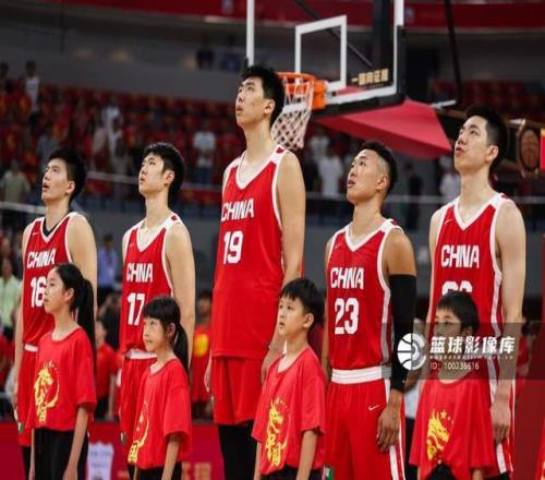 中国男篮又一人冲击NBA！2米26徐昕飞赴美国，此前马刺邀请他试训