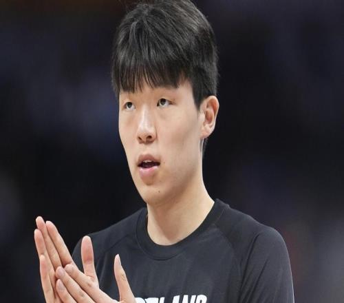 开拓者夏联主帅：杨瀚森是球队战术核心，将围绕他进行进攻