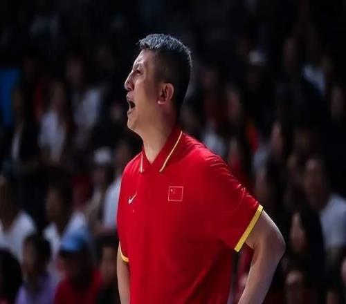 曾凡博入选杨瀚森在列，周琦赵睿继续无缘中国男篮，郭士强想干啥