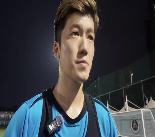 德转：深圳新鹏城球员张晓彬转会加盟武汉三镇