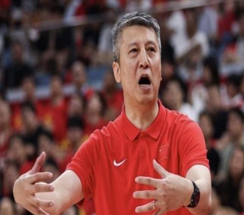 郭士强：中国男篮全新面貌备战，深刻总结第一阶段比赛问题
