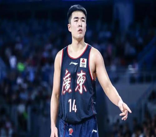 一觉醒来，宏远官方发布通告！徐杰深夜发声，张文逸新下家基本确定