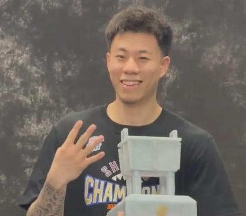 拿到了！4年顶薪大合同！重新打成中国第一前锋