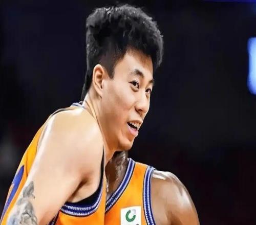 CBA狂野一日！4笔大交易诞生，9人获顶薪续约，5人正式签约