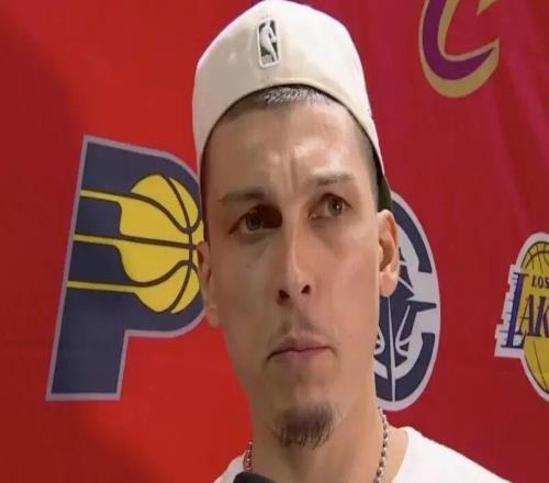 妈呀！上去就是一拳！暴揍老队友！叫你小号吐槽我！