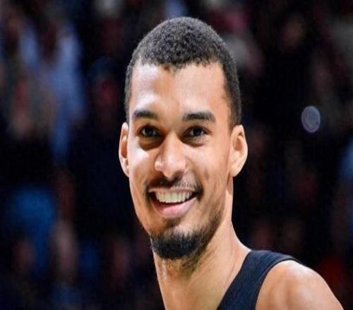 NBA放弃超级顶薪，文班亚马为续约马刺做出利益牺牲