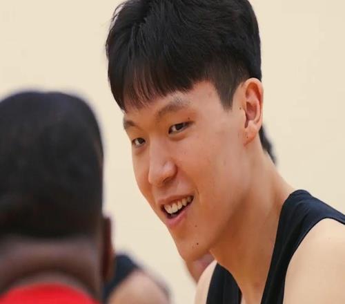 这杨瀚森对手+1，开拓又签中锋