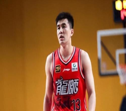 CBA休赛期疯狂一夜！三大国手完成续约：郭艾伦被弃或重返辽篮