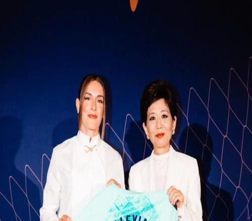普特拉斯谈加盟伦敦城雌狮：英女超竞争最激烈