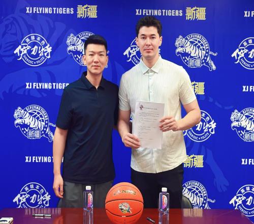 CBA3消息！新疆顶薪续约阿不齐麟，CBA因白边惹争议，山西签下赵嘉仁王俊杰