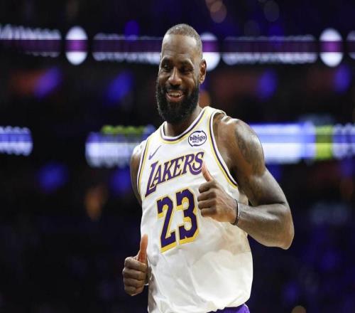 NBA评论员：勒布朗詹姆斯应去76人队，而非重返骑士队或热火队