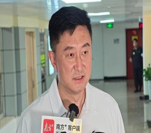 杜锋、杨力维空降粤BA现场，名宿盛赞中山主场氛围“超乎想象”
