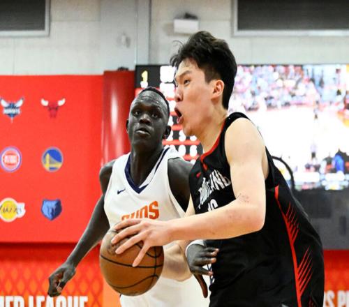 水土不服杨瀚森夏联砍12+9+4，国家队打不明白，谁之过