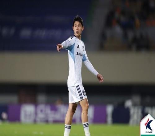 韩媒：斯托克城敲定韩国国脚李东炅，但劳工证成绊脚石