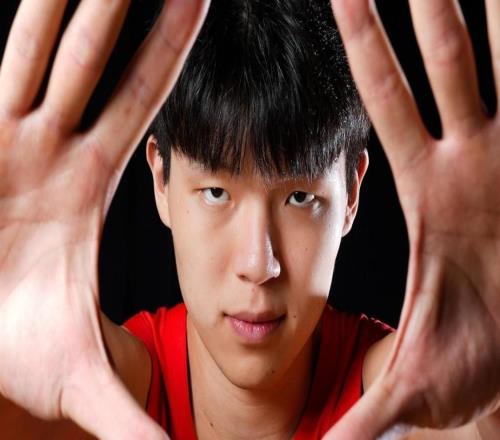 突发！杨瀚森确定缺席对阵魔术，看似简单生病，背后内情令人心疼
