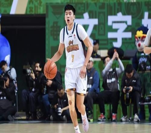王岚嵚交易卡壳，转头挖国青主力，山东男篮休赛期引援太有想法了