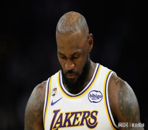 NBA名记曝光詹姆斯离开湖人惊人内情：赛季末曾一心留队，最后心态彻底反转