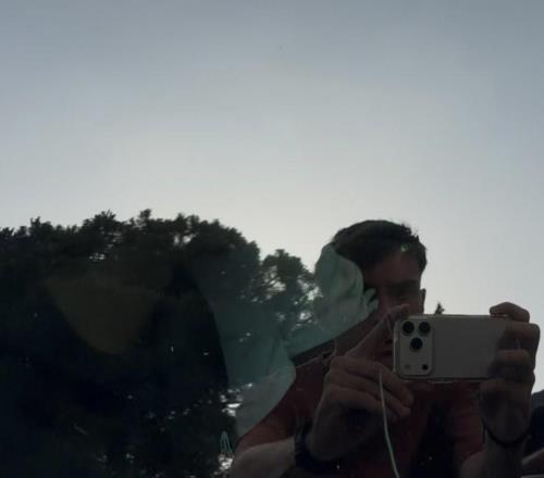 世体：阿德耶米在医院开始体检，巴萨计划让他明天训练