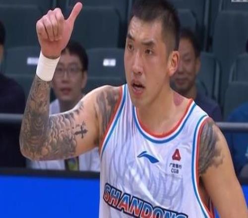 媒体人：山东一年D类合同续约陶汉林与高诗岩的续约还在谈判中