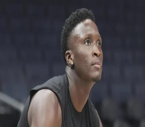 34岁！为了回NBA，奥拉迪波哭了！